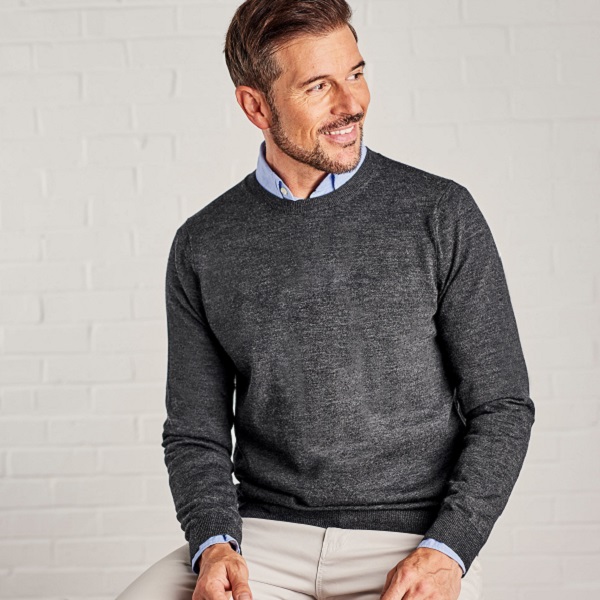 Learn how men should wear a sweater